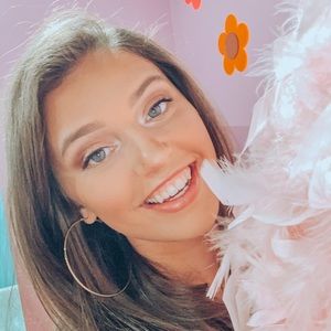 Meet your Posher, Hailey